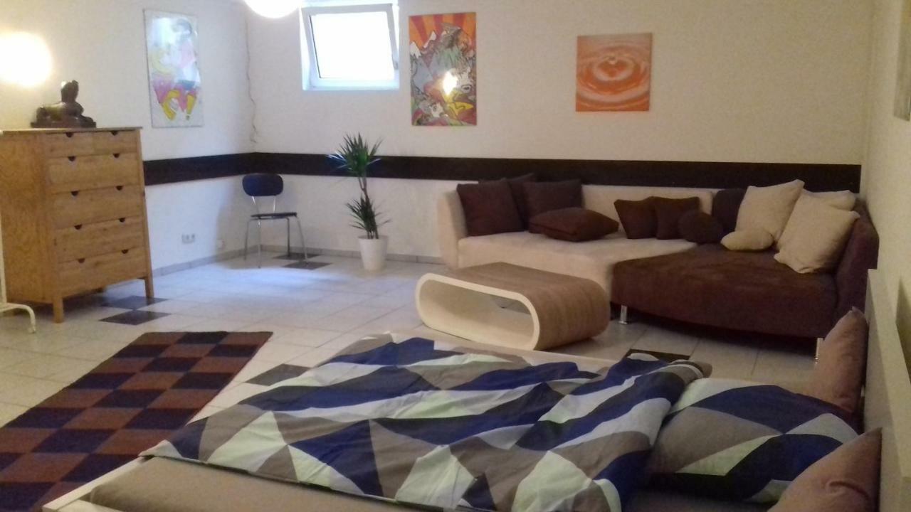 White House 'Privatzimmer' Mannheim Exterior foto