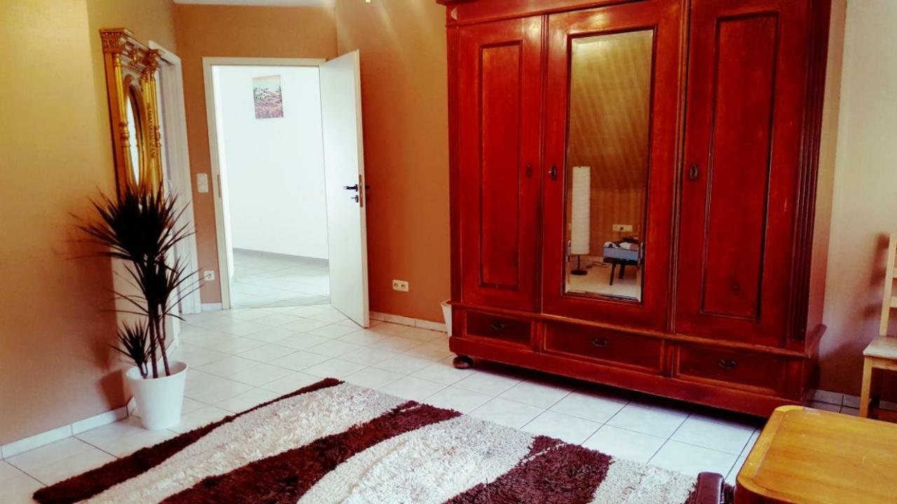 White House 'Privatzimmer' Mannheim Exterior foto