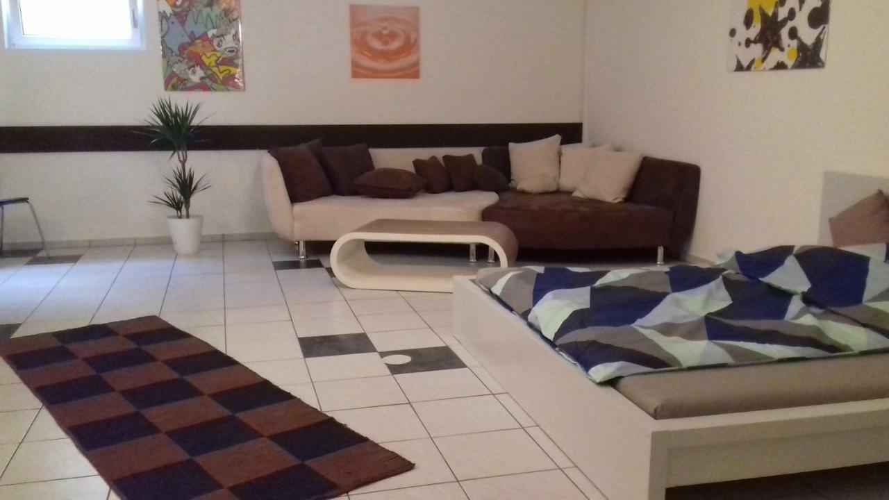 White House 'Privatzimmer' Mannheim Exterior foto