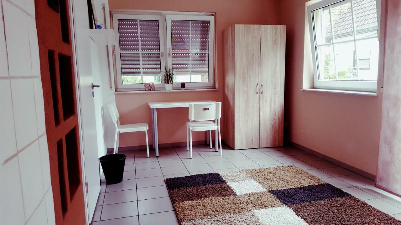 White House 'Privatzimmer' Mannheim Exterior foto