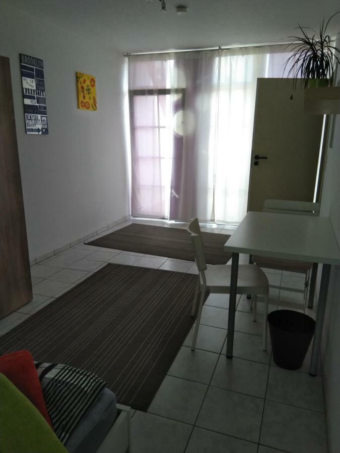 White House 'Privatzimmer' Mannheim Exterior foto