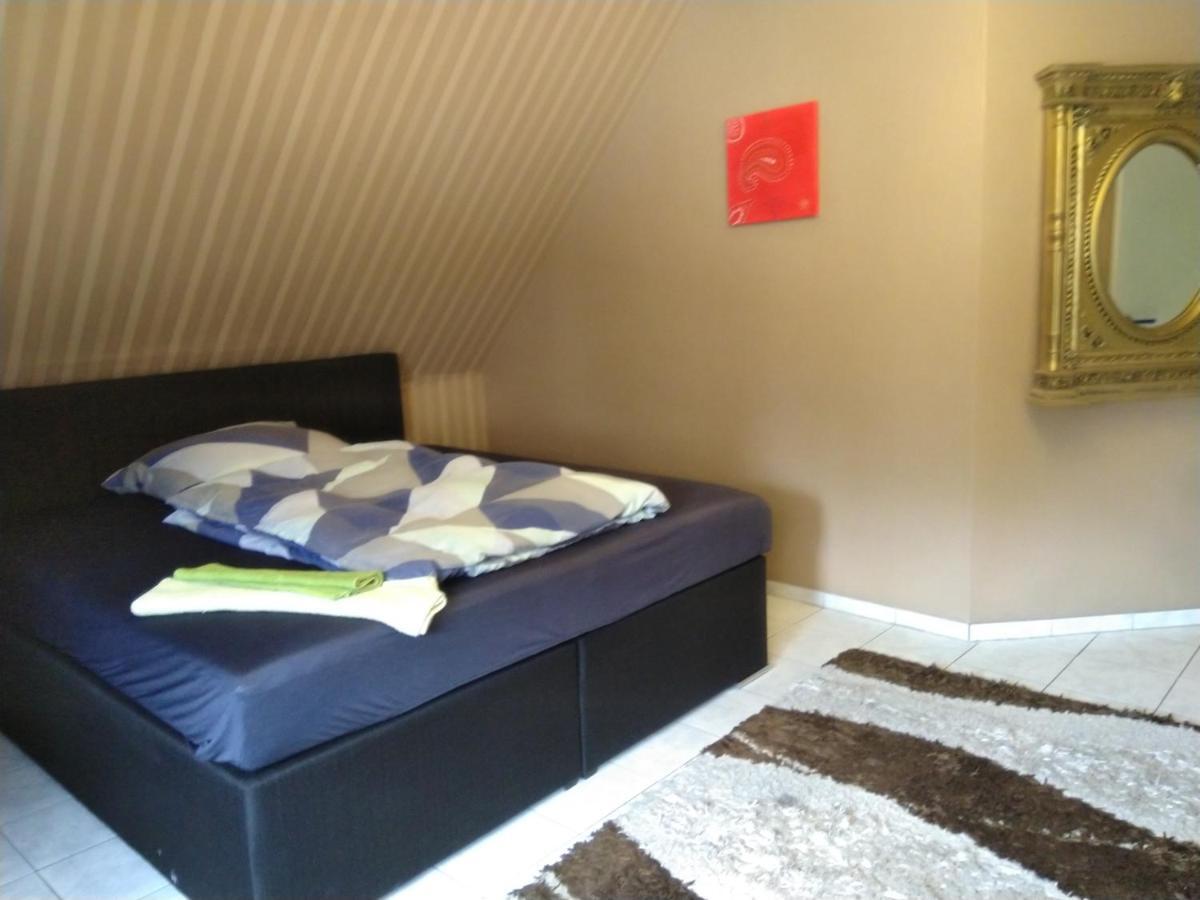 White House 'Privatzimmer' Mannheim Exterior foto