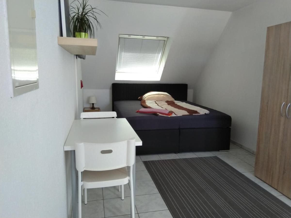 White House 'Privatzimmer' Mannheim Exterior foto