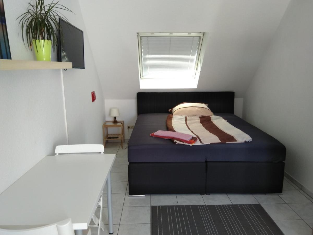 White House 'Privatzimmer' Mannheim Exterior foto
