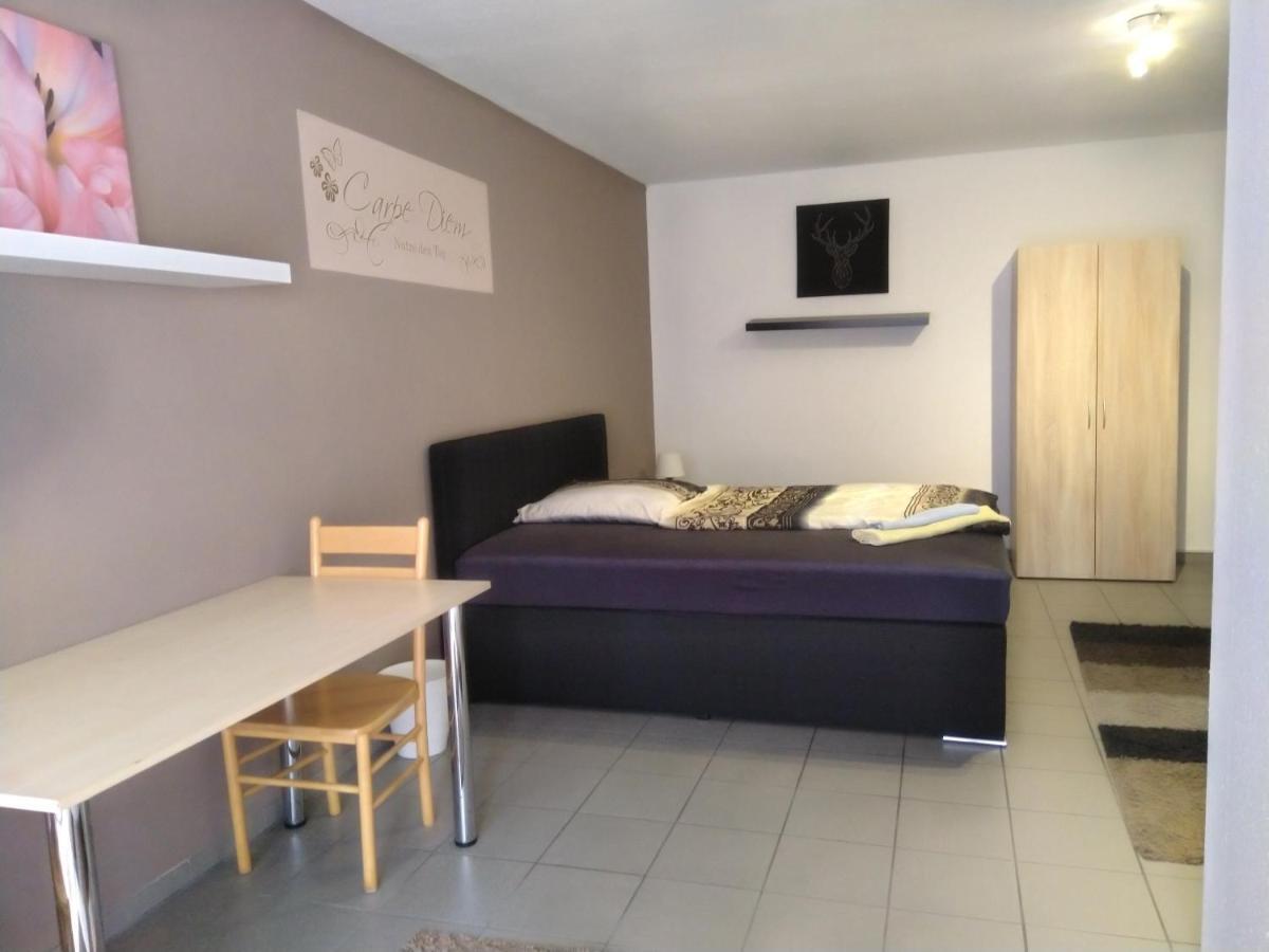 White House 'Privatzimmer' Mannheim Exterior foto